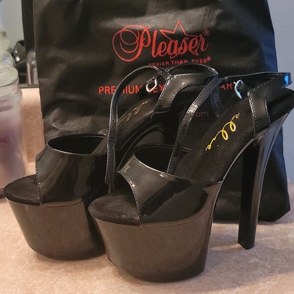 Shoes - Picture 2 of 2